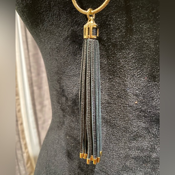 NWOT Banana Republic leather and gold metal tassel necklace - Picture 2 of 4